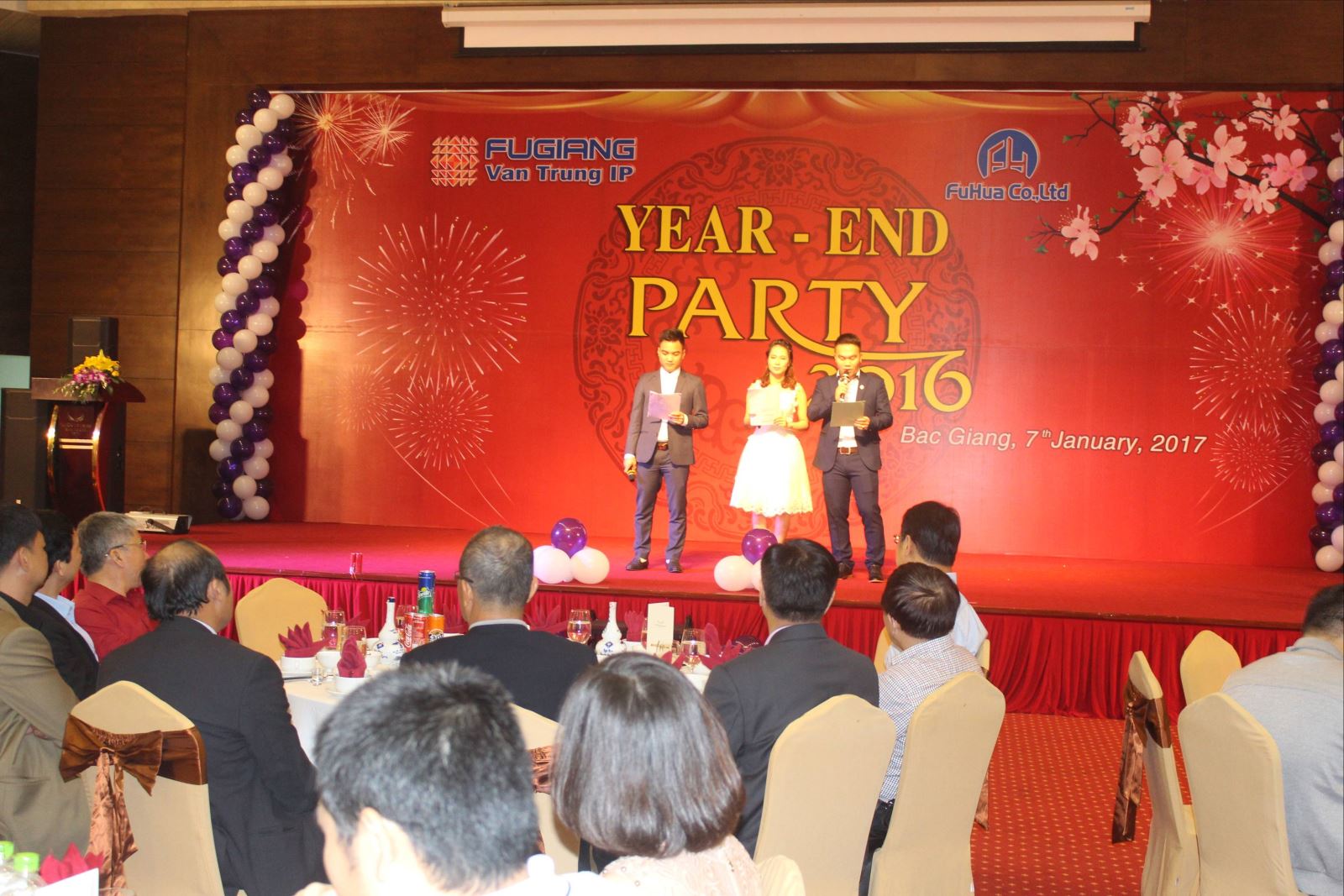 Kết quả hình ảnh cho sự kiện tất niên 2016
